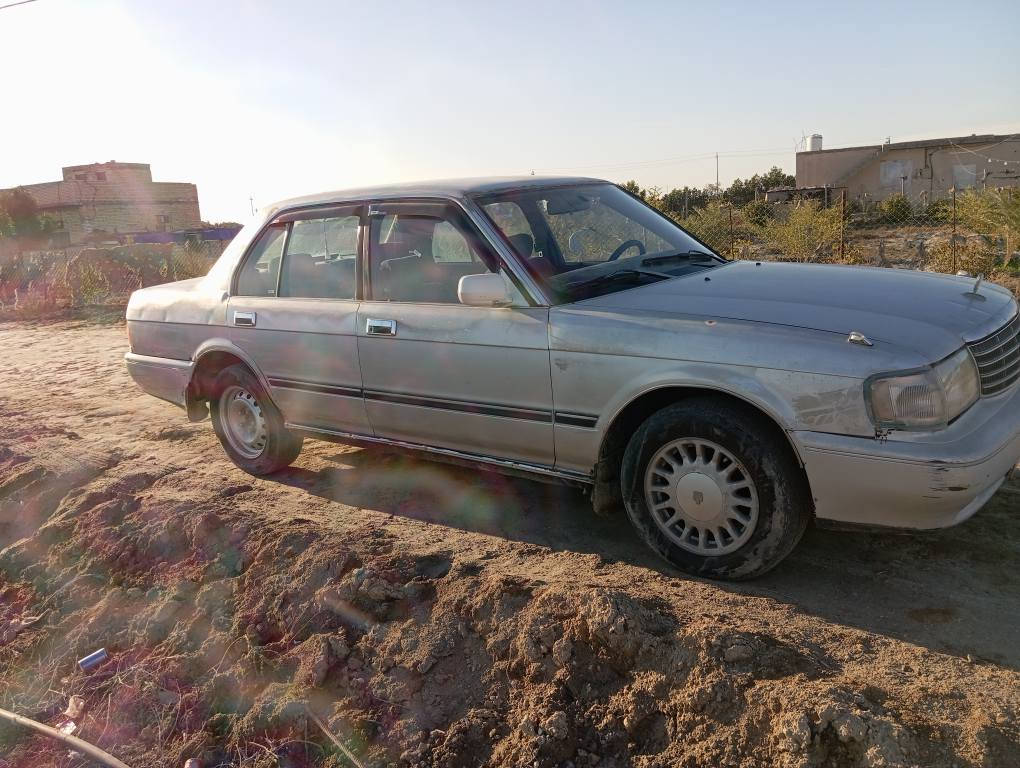 السلام عليكم سيارة ارنب للبيع 
موديل (١٩٩٧)
لون (رصاصي فضي)
ومحرك وكير مكفول ففيتي(٣٠٠٠) مجول
ترايك وين ماتريد
مكفوله من العيب الشرعي 
والضربة القوية 
تبريد وي السويج
حدادية نضيفة 
رقم( انبار١٥) انكليزي مداور ثاني يوم 
مشروع وطني 
سنوية تنتهي بشهر الرابع 
السعر( ٥٥) وبيها مجال
مكاني ذي قار حي الجامعة منطقة الصخين
(***********) ناصرية, ذي قار
