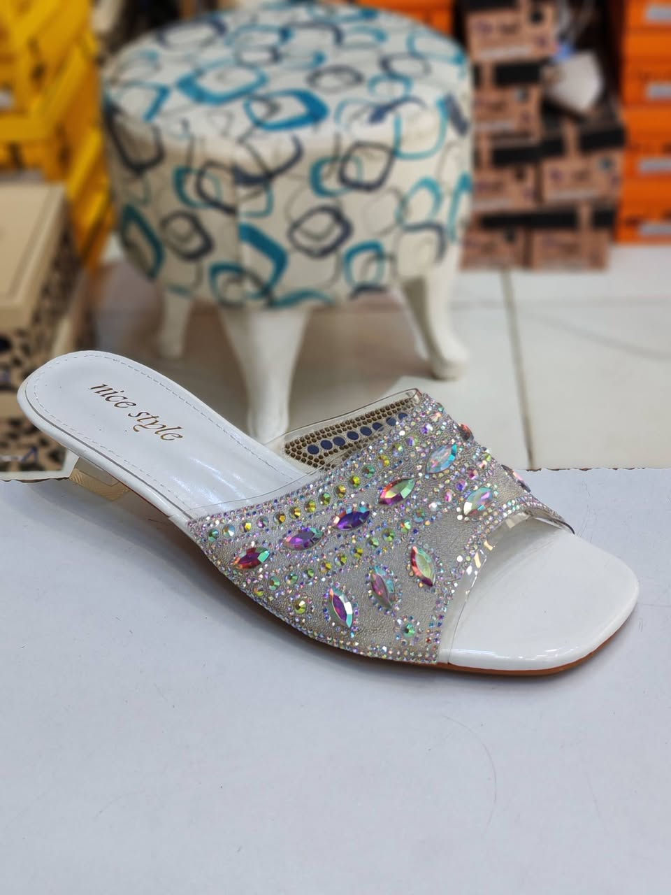 #جديد
سعر القطعة 💥 15000 الف 💥
شحاطة كعب 2سم طبي خفيف الوان المعروضه فقط
#العنوان خانقين مجمع الحاج قاسم خلف مجمع حبيب مول
توصيل جميع المحافظات وداخل خانقين واتس ***********
احذية و حقائب بشار
