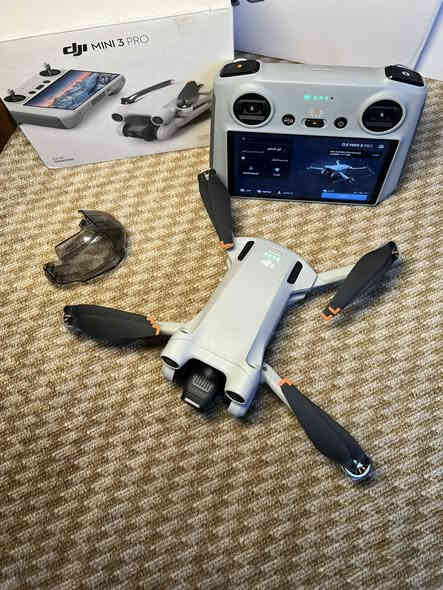 Dji mini 3 pro سنكل 
قطعه كلش نضيفه مكاني بغداد مدينه الصدر توصيل متوفر 
بطاريه وحده جوستك شاشه حمايه كمبل تفاصيل اكثر
***********
***********

