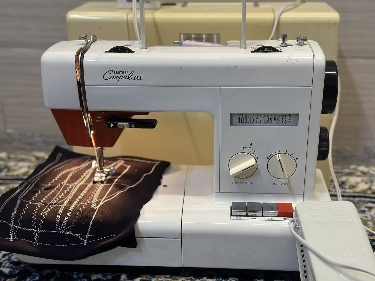 ماكينة برازَر كومبال بالة ياباني نظيفة جداً وبدون أي عيب ✨
تشتغل 14 نقش مع أوفر وفتحة عروة، درزة مستقيمة، وصوتها هادئ 👌
مع جنطتها الأصلية

السعر 100 ألف وقابل لتخفيض بسيط
متوفرة في اربیل  ويوجد توصيل �


**إذا كنت صاحب هذا الإعلان وتريد حذفه لأي سبب، رجاءا أرسل رسالة إلى الدعم الفني**