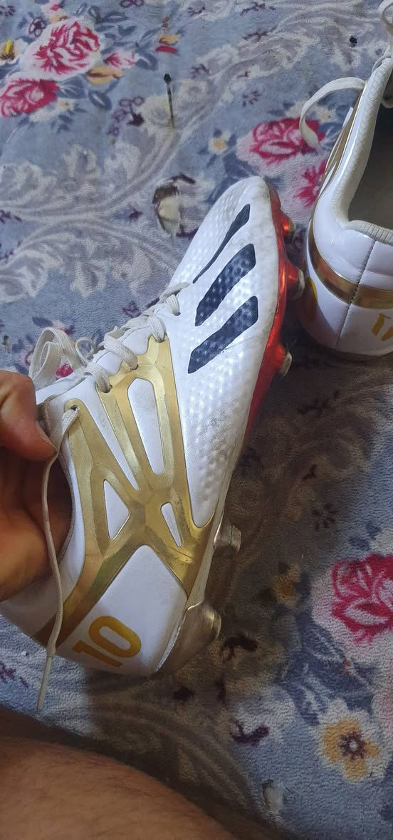 قطعه نظيفه قياس 41
السعر 40 الف هوه والتوصيل


**إذا كنت صاحب هذا الإعلان وتريد حذفه لأي سبب، رجاءا أرسل رسالة إلى الدعم الفني**