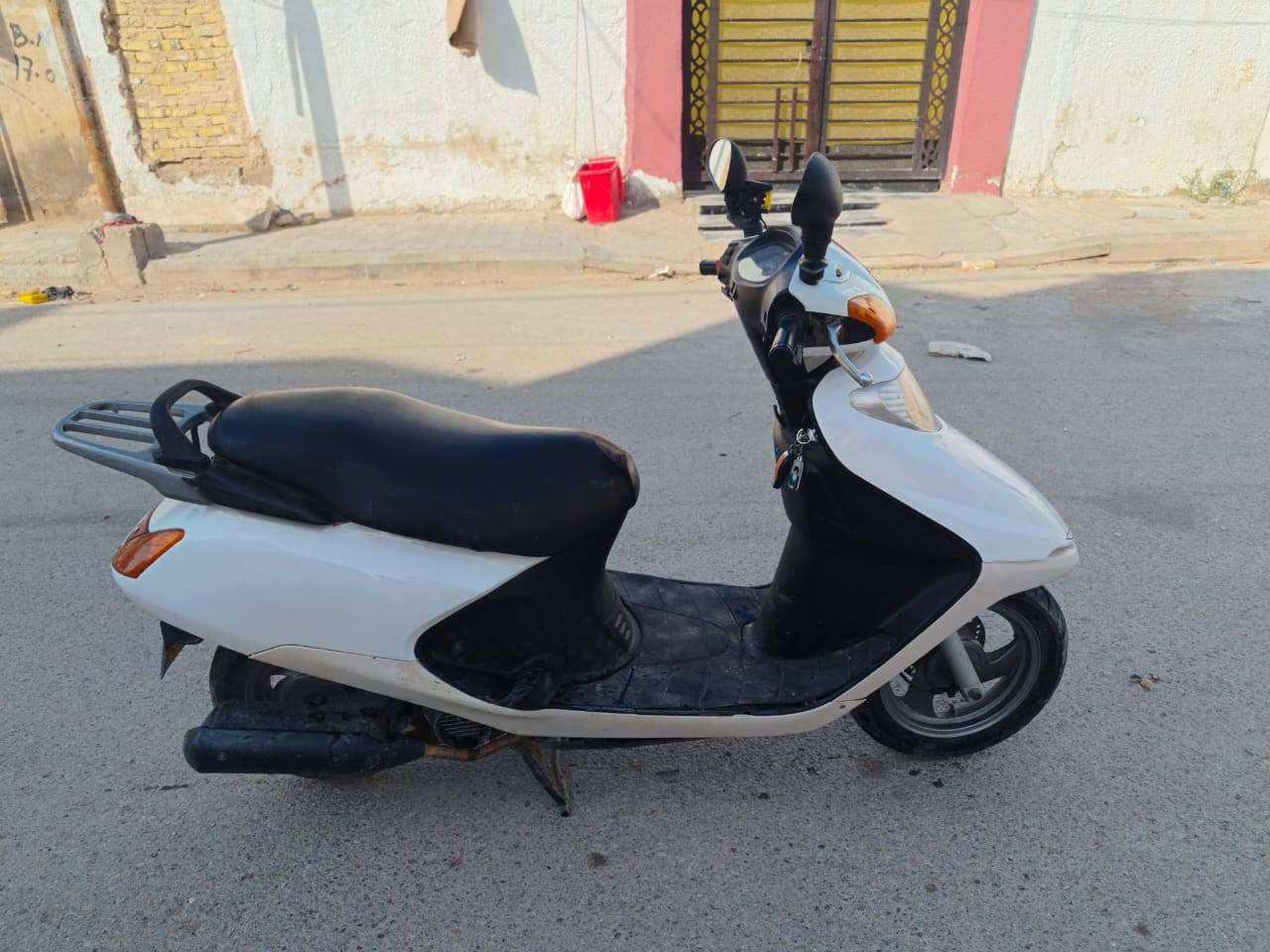 للبيع سبيسي ياباني دراجه بلاديه سلف هندر عداد كله شغال مفتوحه مره وحده رايمر بوشهه اصلي
دراجه خير من الله السعر 650بيهه مجال قليل شراي تصل ***********
