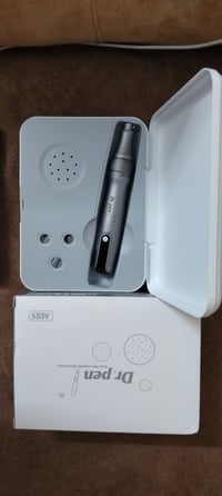 ٣٠ • إلكترونيات