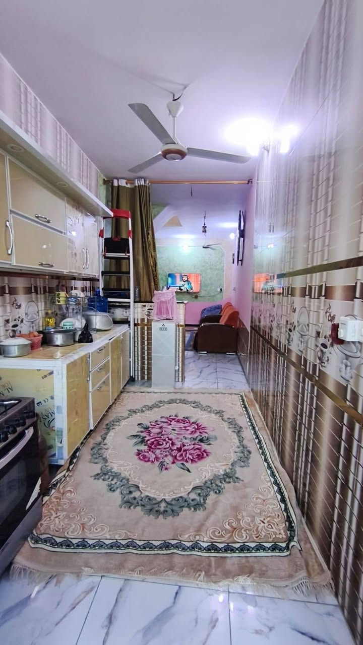 بيع مستعجل 
بيت بناء حديث للبيع السعر 47 مليون بالبكرلي الثانية قرب محطة الغاز تبليط ومجاري موقع ممتاز جدا المساحه 75 عالي عن الشارع يحتوي على غرفة نوم كبيره وهول ومطبخ وصحيات سند 25 طابو زراعي تحويل مباشر باسم المشتري للاستفسار ***********
