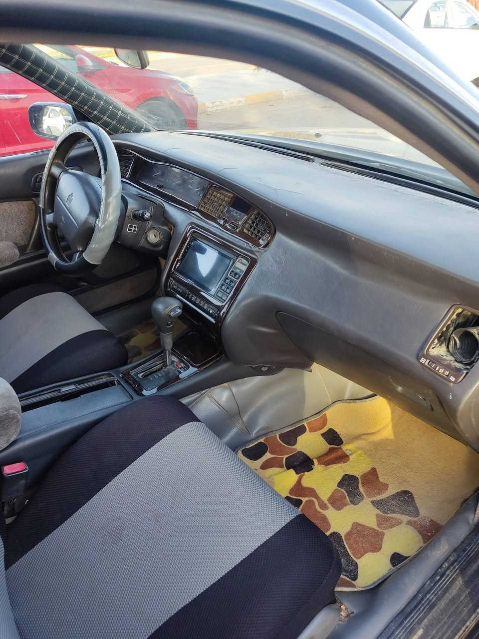 سلام عليكم سياره بطه منفصل
موديل94 اخضر زيتوني
مكينه بيه بدايه ضعف
رقم بغداد بسمي 
انكليزي 
سنويه ل29
تحويل ثاني يوم
مكاني ناصريه مركز
سعر 47 وبيه مجال 
رقم ***********
