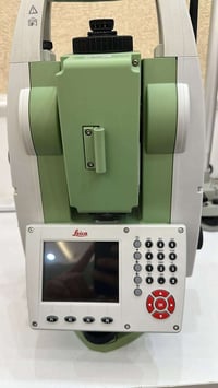 Leica 09 2019 R500 "1 دبل شاشة مع ملحقات بطاريات دبل 2 حجم كبير ومني ب...