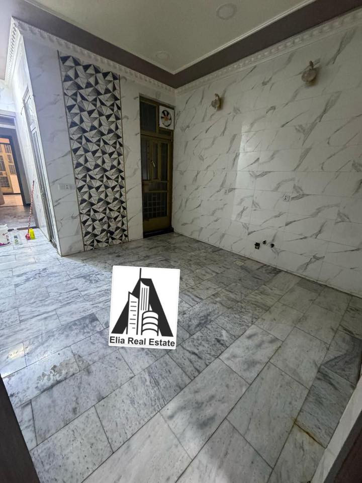 للأيجار شقق سكنيه جداً نظيفه
💚طابق أرضي : استقبال ومطبخ وغرف نوم 2 وصحيات 2 .. ايجار 800 الف + 30 الف خدمات 

💚طابق اول فوق الارضي : استقبال ومطبخ وغرف نوم عدد 2 وصحيات عدد 2 .. ايجار 750 الف + 30 الف خدمات 

( الخدمات تشمل عامل تنظيف للبنايه + اجور الماء + الكهرباء ) 

الموقع : السيدية / شارع جامع السيدية / قرب شارع 40 
للاستفسار اكثر 
*********** حمزة 
مكتب ايليا للعقار
