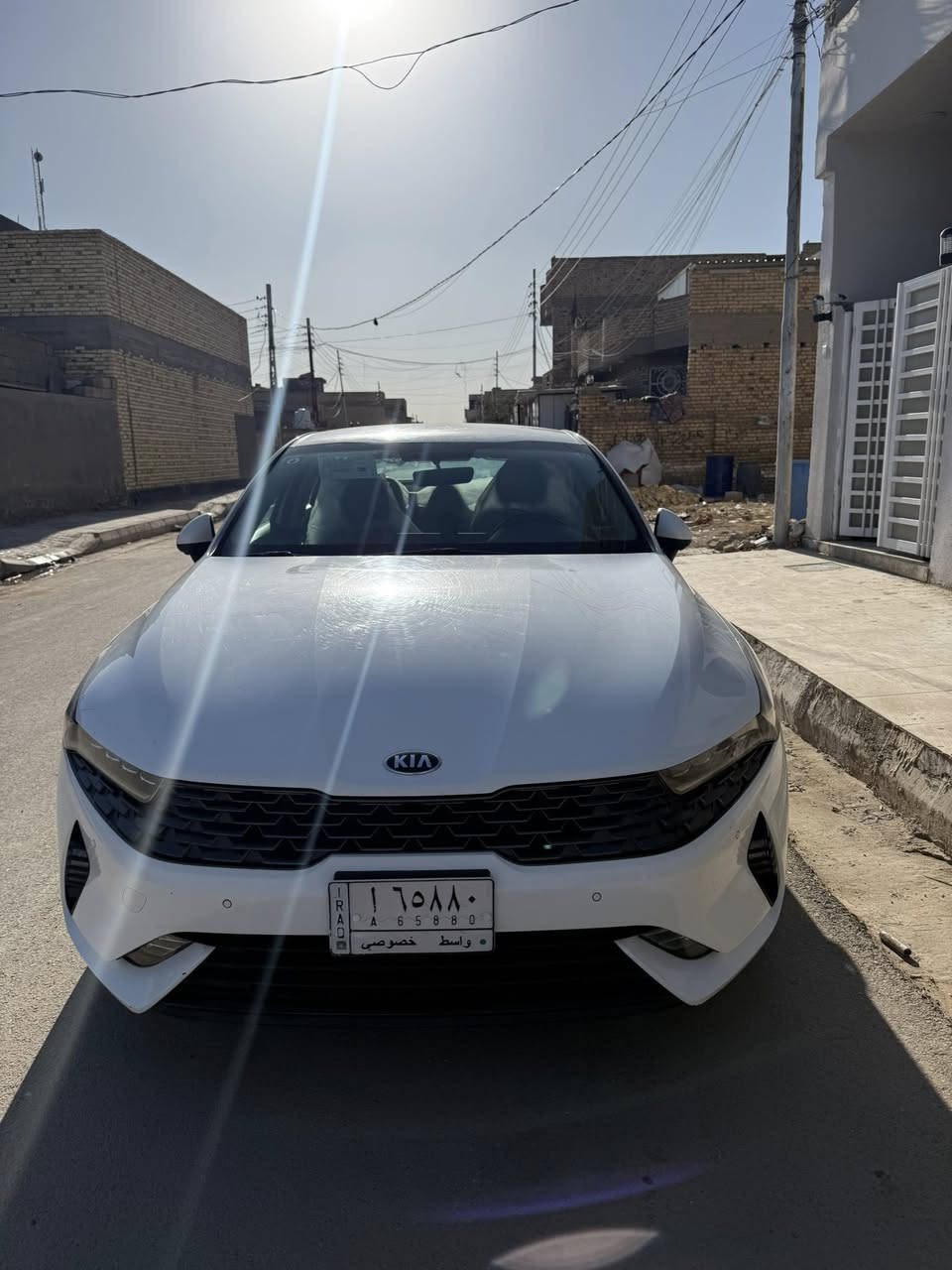 السلام عليكم سياره K5معروضه للبيع موديل السياره ٢٠٢١خليجي حجم المحرك ٢٠٠٠دوش السياره جاهزه اي نقص بيه الضربه بيه فقط بارد بالجاملغ الخلفي جهة اليسره رقم واسط ماشيه ٩٢الف 
الاستفسار ***********
السعر 187وبيه مجال
