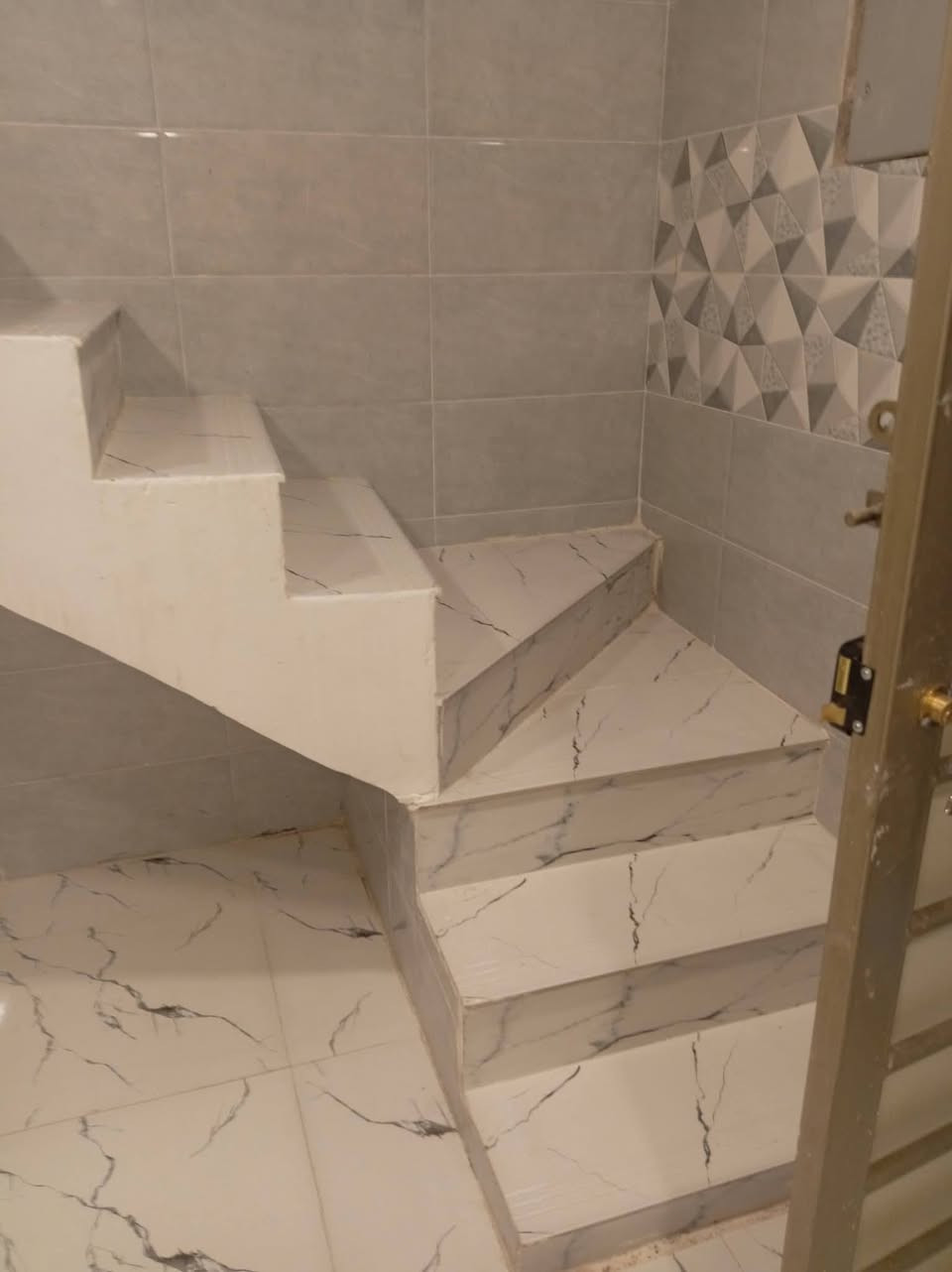 بيت البيع 50 متر طابو صرف
نـجـف حي النداء قرب شارع 60 منطقه 83 

طابق واحد غرفه صاله مطبخ حمام منور

بيت نضيف جدأ ا ساس سكف صب طابوك جمهوري

سعره45 وبي مجال للاسفسار


**إذا كنت صاحب هذا الإعلان وتريد حذفه لأي سبب، رجاءا أرسل رسالة إلى الدعم الفني**