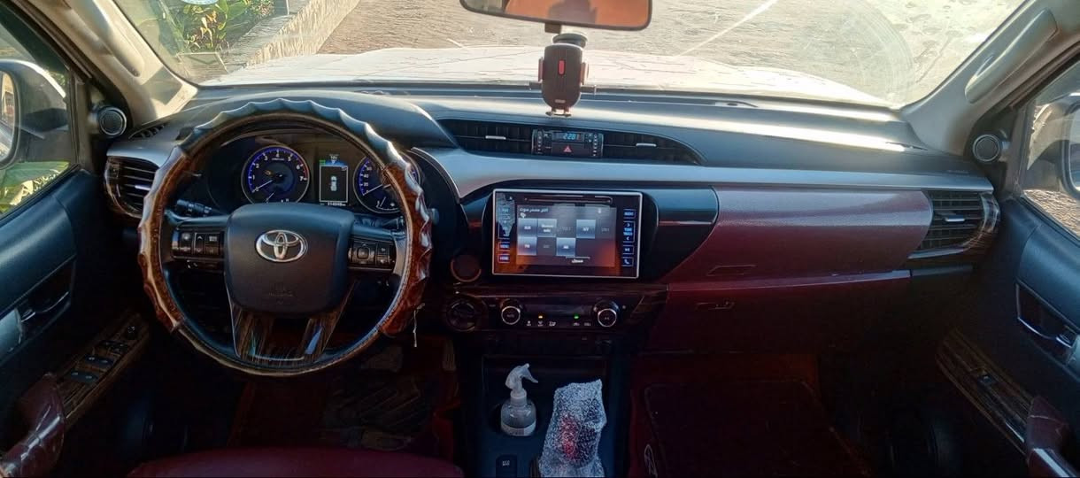 هايلوكس 2016سيد نهرو مكفوله كفالة عامه من طخه الابره
فول     رقم سليمانيه باسمي تحويل ثاني يوم براد جديد هزه جديده سنويه الى 2030سياره مال جناي على وضع الشركه 
 مواصفات

 گير اوتوماتيك
 تبريد قطعتين

 تحكم استيرن 
شاشه 
كامره 
اشاير بالمري 
4×4
نضام قياده ECO.PWR 
بنزين 4 سلندر 
تخم تاير جديد 
دبل سنتر لوك 
للأستفسارــــــــ***********
غير متواجد على الفيس بوك
صلاح الدين ناحية حمرين
