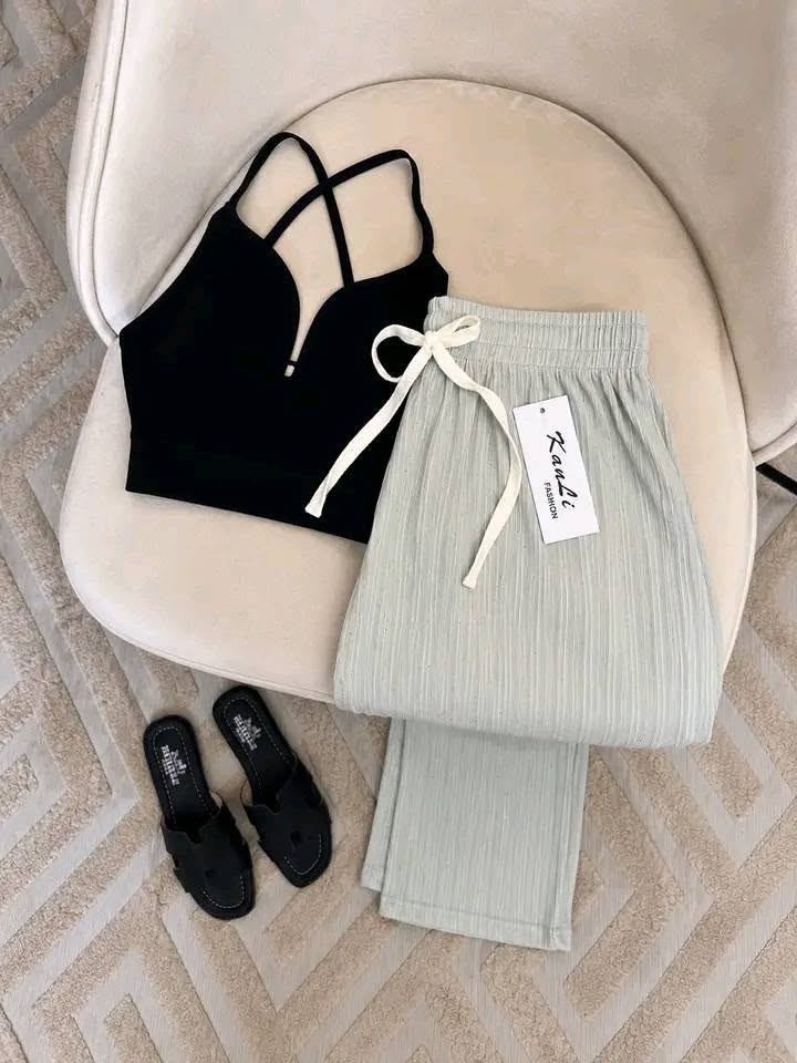 Pyjama Crop top 🌸🌸


**إذا كنت صاحب هذا الإعلان وتريد حذفه لأي سبب، رجاءا أرسل رسالة إلى الدعم الفني**