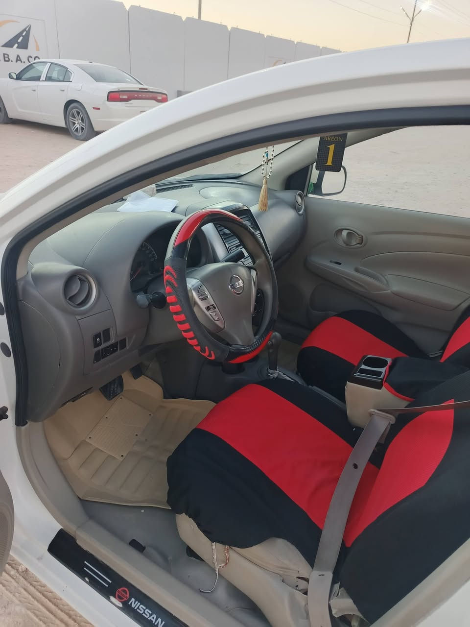 السلام عليكم نيسان سني 2019 بيه ضربه چاملغ الخلفي رقمه البصره مكينه تنقص وبيه دحجات وراعيه موجود تبريد شغال كهربائيات شغاله تخم تاير حداده80/100السعر77الرقم ***********
