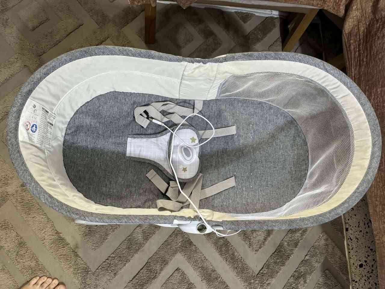 سرير اطفال كهربائي  هزاز مع موسيقى 🎧 يتحول كرسي 🪑 يربط على البلوتوث درجات للاهتزازبي موسيقى متنوعه ب50 المكان بغداد الجديده شارع المسبح رقم ***********بي واتساب
