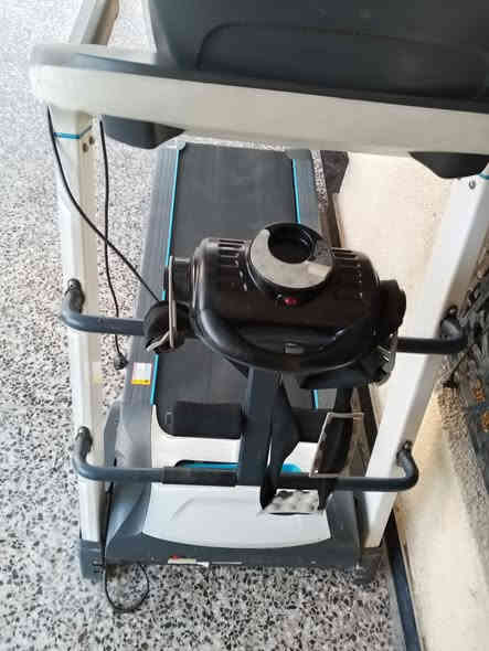 سلام عليكم جهاز جري اصلي صعود يصعد الجهاز و ينزل  السعر 400 وبي مجال 
مكان الشعله***********
