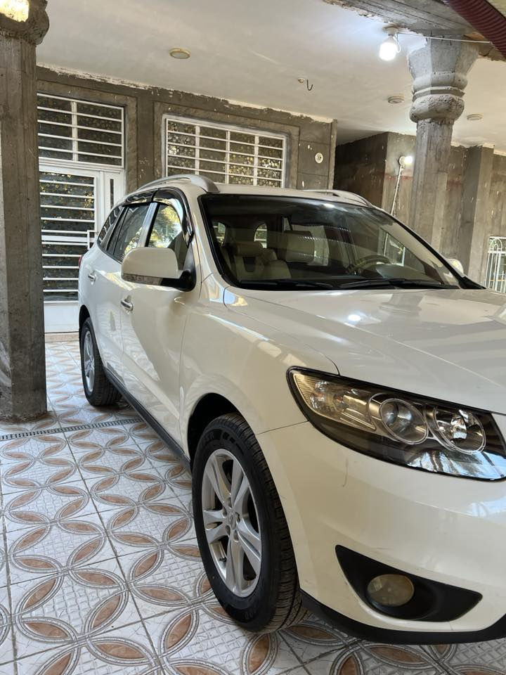 من رخصت الادمن المحترم 
للبيع سياره سنتافيا موديل 2011رقم بغداد فول واحد عله واحد 
موصفات
فتحه سقف
كشنات كهرباء
شاشه كامره حساس امامي خلفي
3قطع تبريد 
7راكب 
4بصمات
حجم المحرك 3600مامفتوح
الكير سليم
تخم تاير جديد 
حداديه 100%
الضرار
باب صدر بيه صبغ ماشره بل منشور وباب سايق بيه بارد فقط والباقي كفاله عامه تراي وين مايعجبك وفحص وين ماتريد معروض 148بيه مجال اي ستفسار اتصل ***********
