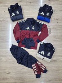 ملابس • جاهز للشحن