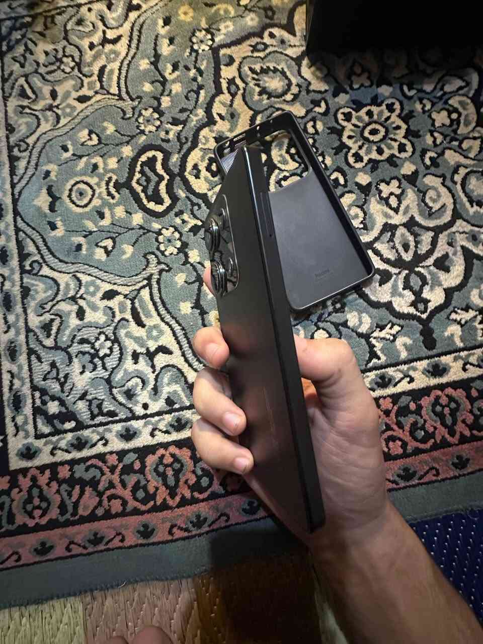 السلام عليكم  (جهاز شاومي 14 اس)  صارلي شهرين من ماخذه اخو الجديد ..  ما ويا شي بس حافضته.. سعره 250..  مكاني نجف الشراي والجاد يراسلني واتساب *********** او يراسلني ماسنجر
