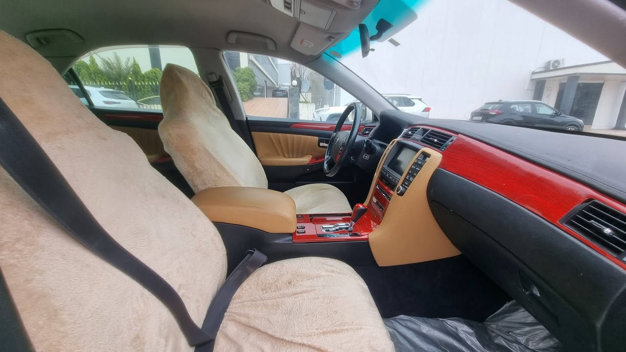 شاهینە بچوک بە بچوک 180 سێ دووگمە لایت ناوچەی کوێر تەبرید مەرکەزی کوشن جڵد پێش و دوا حاسە سەیارە کە زۆر خاوێنە ماڵی دۆستە تایەۆ ڕۆنی تازەگۆڕاوە

سعرەکەشی 65 گەڵا و مەعامەلایەکی برایانە  شوێن سلێمانی  
ڕەقەم تەلەفۆن : ***********
