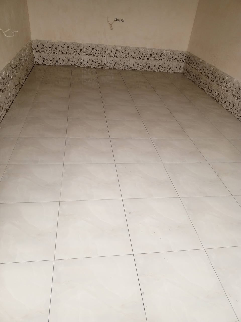 كادر شغل سيراميك في بيجي ونواحيها خابر ودلل ***********
