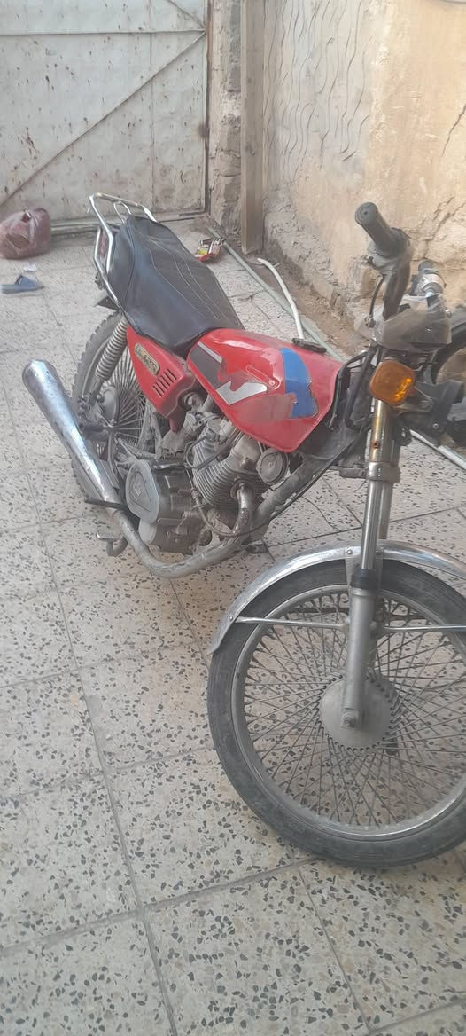 سلام عليكم دراجه اربعه كير كلك دراجه شغاله ونضيفه بس متروكه سعر ٢٠٠ $رقم ***********
