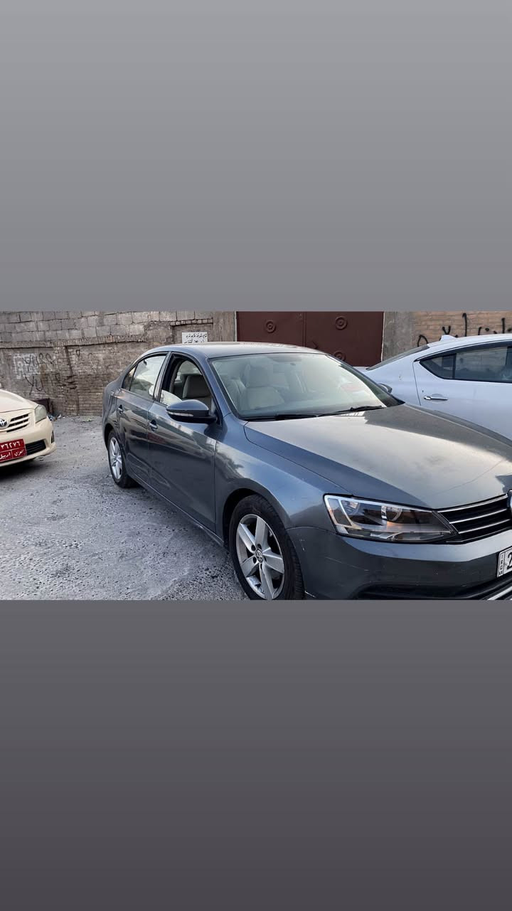 جيتا خليجي بؤ فرؤشتن موديل ٢٠١٥
مكينه ٢٠ بي تؤربؤ مرغوبه 
سياره كه پئنج پارچه ي بؤياغه بي داخلي بئ ارباگ
پارچه كان فقت بخكراوه
ناو زرده 
سنوي ره قم جديد
زؤر تونده هيچ مصره في نيه 
سعري 90 وه ره قه و مجال
موبايل(***********) أربيل, العراق
