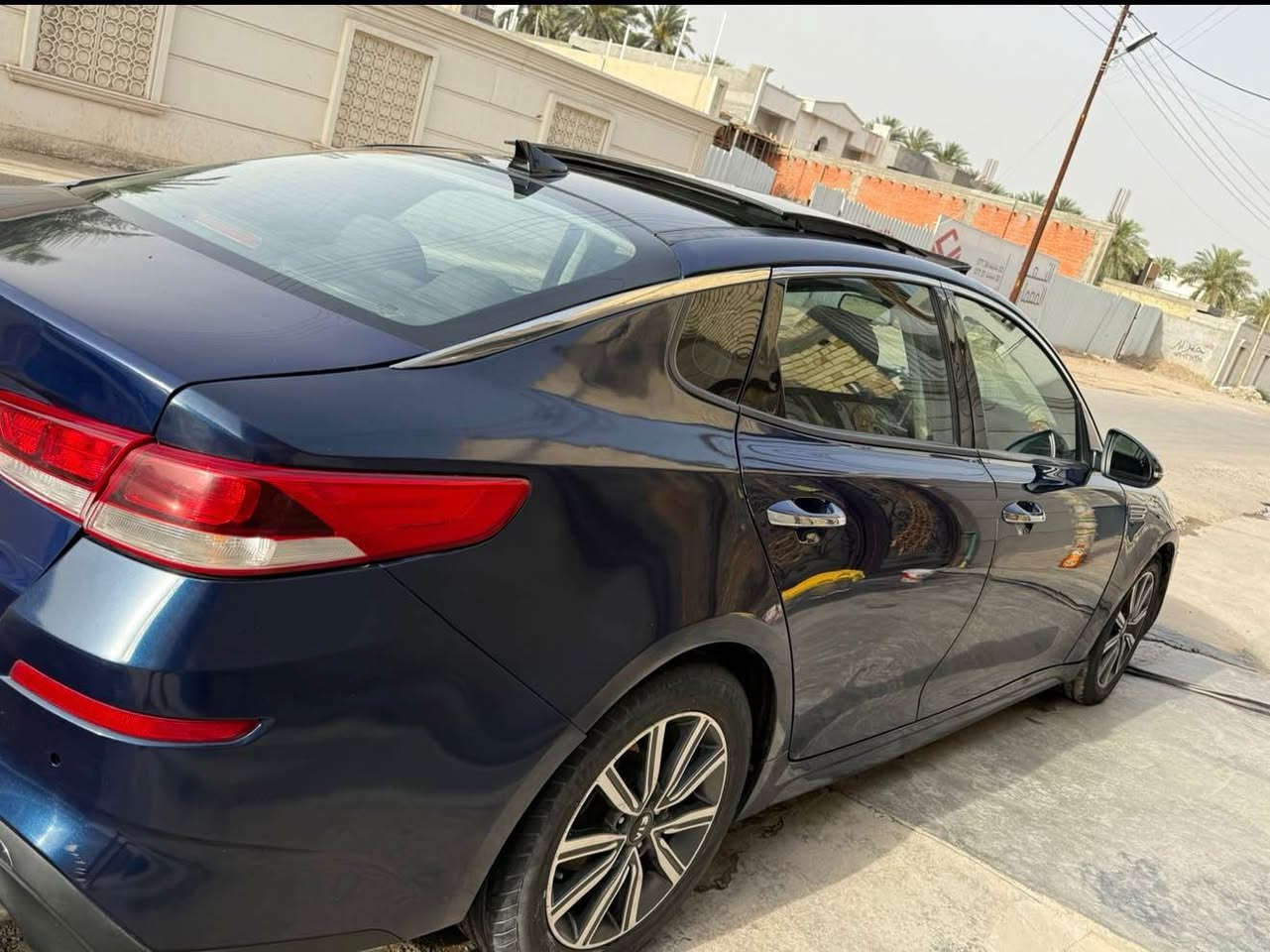 السلام عليكم 
اوبتما 2019 وارد امريكي رقم اربيل 
 بدون ايرباك السيارة حادث امريكا جاملغ الخلفي اليمنى وانضرب الجاملغ الايسر الامامي وصلحته نفسه وعندي صورة الضربة 
ماشيه 100،000ميل
مكينة 2400
‎ مواصفات السيارة 
فتحه سقف بانوراما 
كشن سايق كهرباء 
‎ شاشه كبيره كامره دواره
‎ تحكم ستيرن جهتين 
رادار امامي تحديد مسار قيادة شبه ذاتيه 
رادار خلفي 
رادارات جانبيه
‎‎اشاير بالمري
‎٣ انظمه قيادة
‎المرايه الداخليه تعتيم تلقائي 
السعر 130
للاستفسار *********** مكاني بغداد الدورة بغداد, العراق
