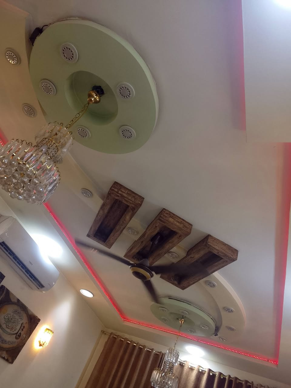 السلام عليكم دارللبيع مساحه100مترالنزال20الواجهه5 السده شارع 15.  ***********
