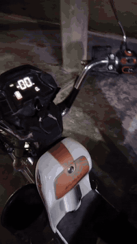 دراجه هاراي 2023 نضيفه بطاريات اول بارحه شديتهن يقرن ١١ ونص نقصه بس بريك الوره٤٠٠ وبي مجالل

***********
