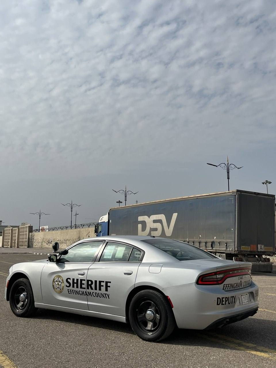 جارجر 2023 بوليسي  حره بإسمي ترهم #خصوصي او #أجره بدون رقم السيارة تبديل بنيد وجاملغ محرك 8 سلندر هيمي 
السيارة جاهزه السعر 212 ورقه مجال قليل
العنوان ميسان 
‏‪***********‬‏  اتصال
*********** واتساب
