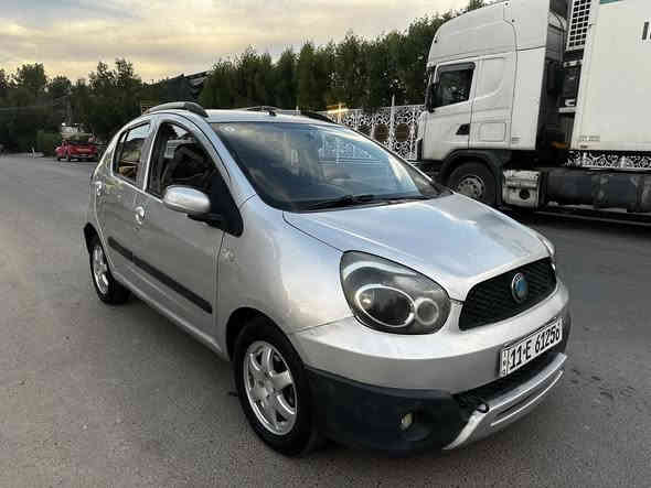 ***********
باندا كروز  2013  كير اوتو السعر 54 ورقة ماشيه 70 ألف رقم بغداد جديد  سنوية وهزة جديدة مشروع وطني باسمي بيها صبغ جاملغ سايق فقط سبب طخه خفيفة كير مكينة حداديه تبريد كله جديد مكان بغداد الصليخ ال 600  للاستفسار هذة رقمي ***********
