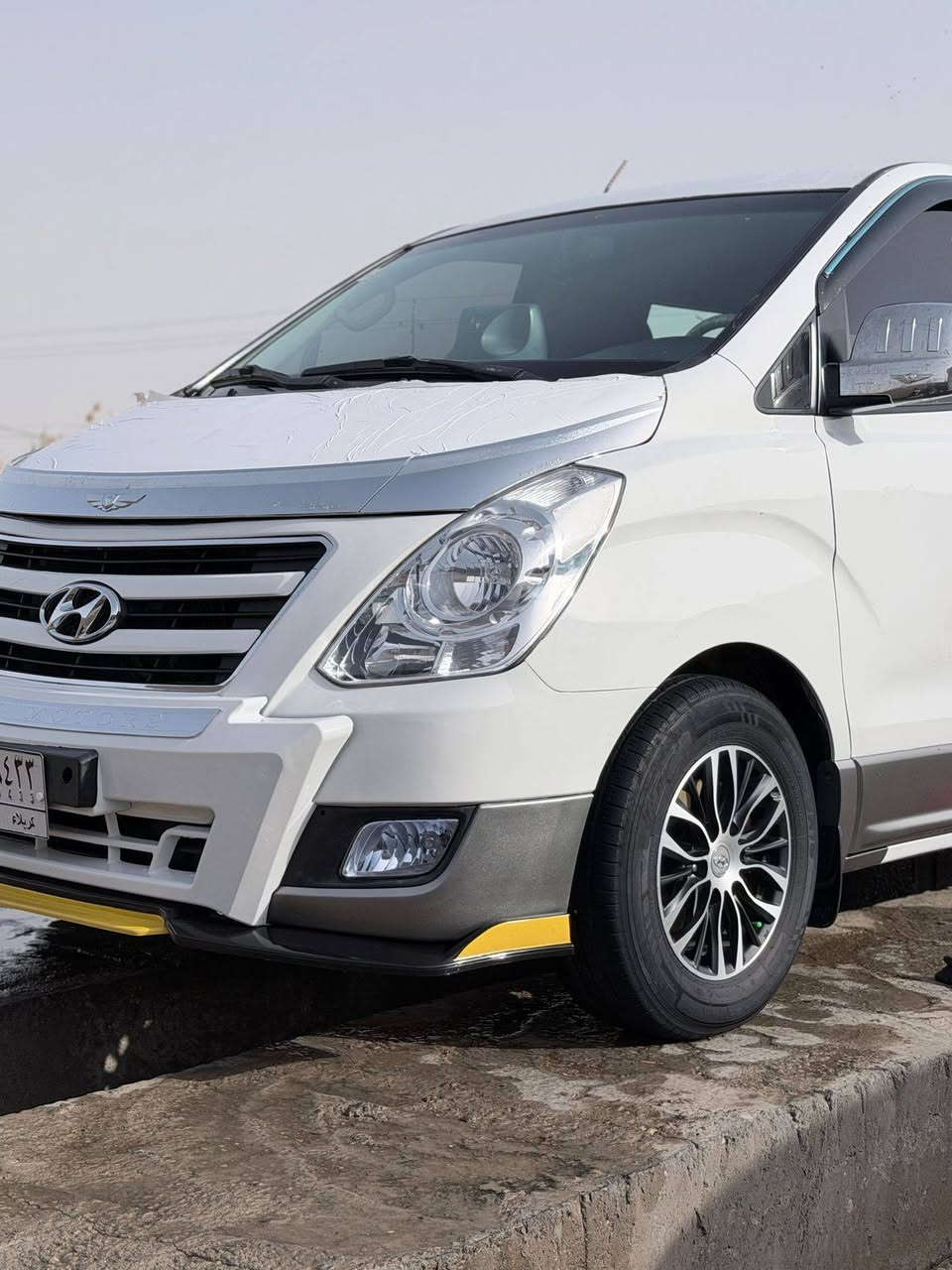 سلام عليكم
ستاركس مفتوحه 
موديل ١٥
 رقمها كربلاء وهذا رقم صاحبه
***********/***********
