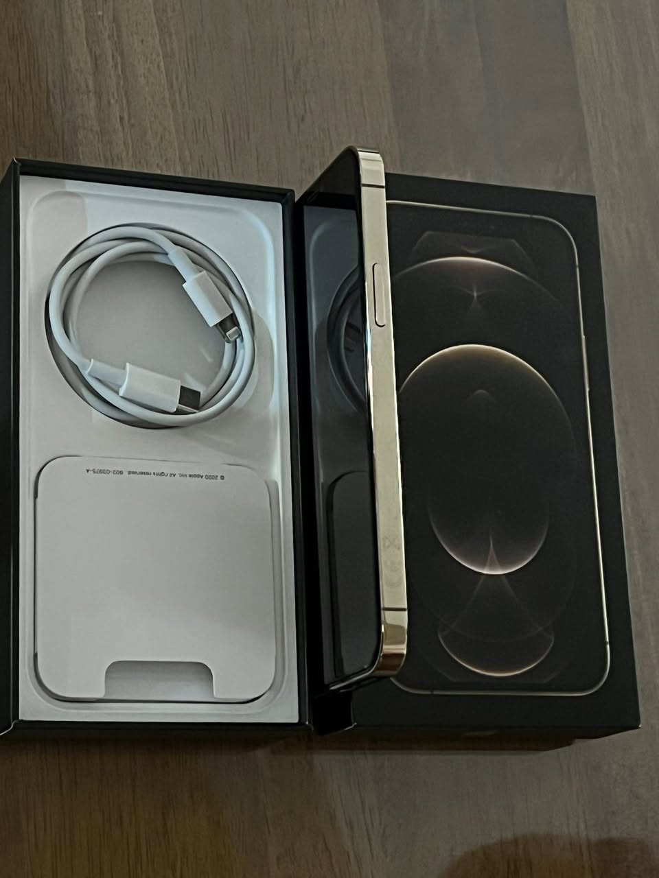 ايفون 12 برو فقط وليس الماكس الفئة m شرق اوسط AAA مكفول من الكسر والشخط الجهاز ما مفتوح وكلشي بلاد النظافة 100%
السعر 410 الف
الشراي يراسل الصفحة او يتصل على الرقم *********** 
مكاني بغداد زيونة@
