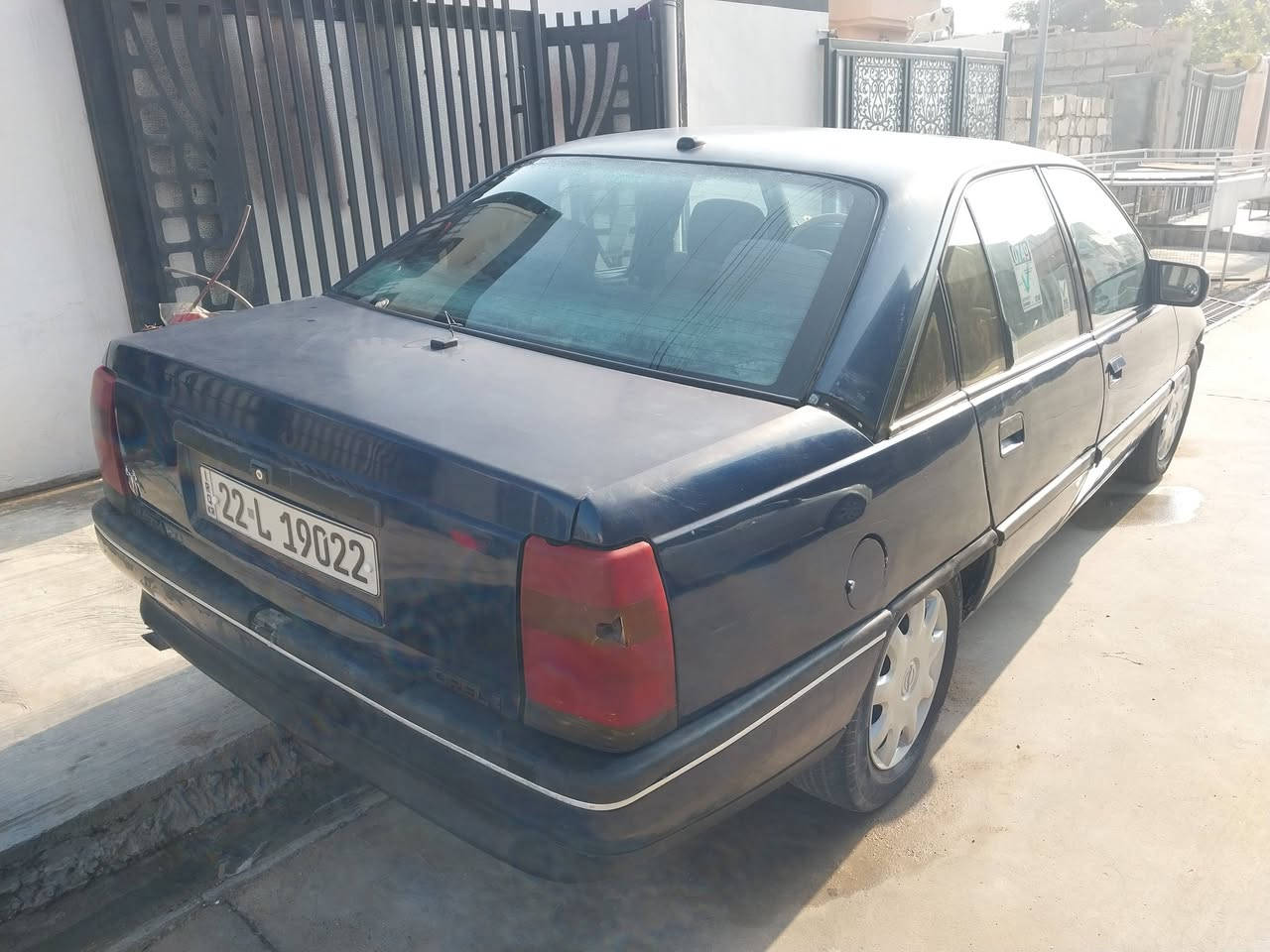 اومیگا مودیل 1990 محرك عشرین رەقەم المانی گیر ئوتوماتیک گیر و محرك شرت دفتەر بەنزین بیە عنوان کرکوك سعر 33  ***********    ***********
