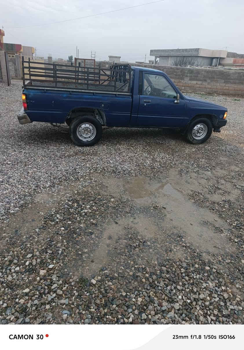 بيكم موديل ٨٥ رقم بغداد اصفر 
صاحب الشرعي من الشيخان 
مسافر يجي كل فترة. بيها وكالة 
ابيع وكالة من الوكيل.. سيارة داخلة هزة جديد 
مكان السيارة ناحية وانة 
السعر ٢٤ وبيها مجال للاستفسار 
***********
***********
***********
