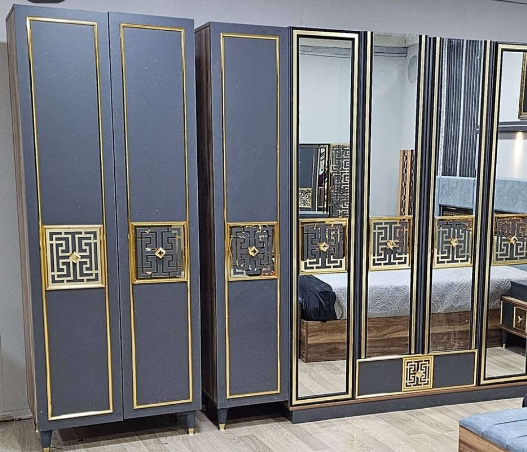 غرفة نوم تركي
خشب طبقات میلامین mdf وصبغ حراري أسم الموديل (فاريو 
9 قطع
200cm×100 2 - سرير نفرین
3- میز توالیت
4- كومدي عدد 2
5- كنتور مع ملحق بقياس 310
6- درور
8- طابورية
9- شازلونة
بسعر ٧٥٠ ومجال 
مكاني خانقين 
***********
