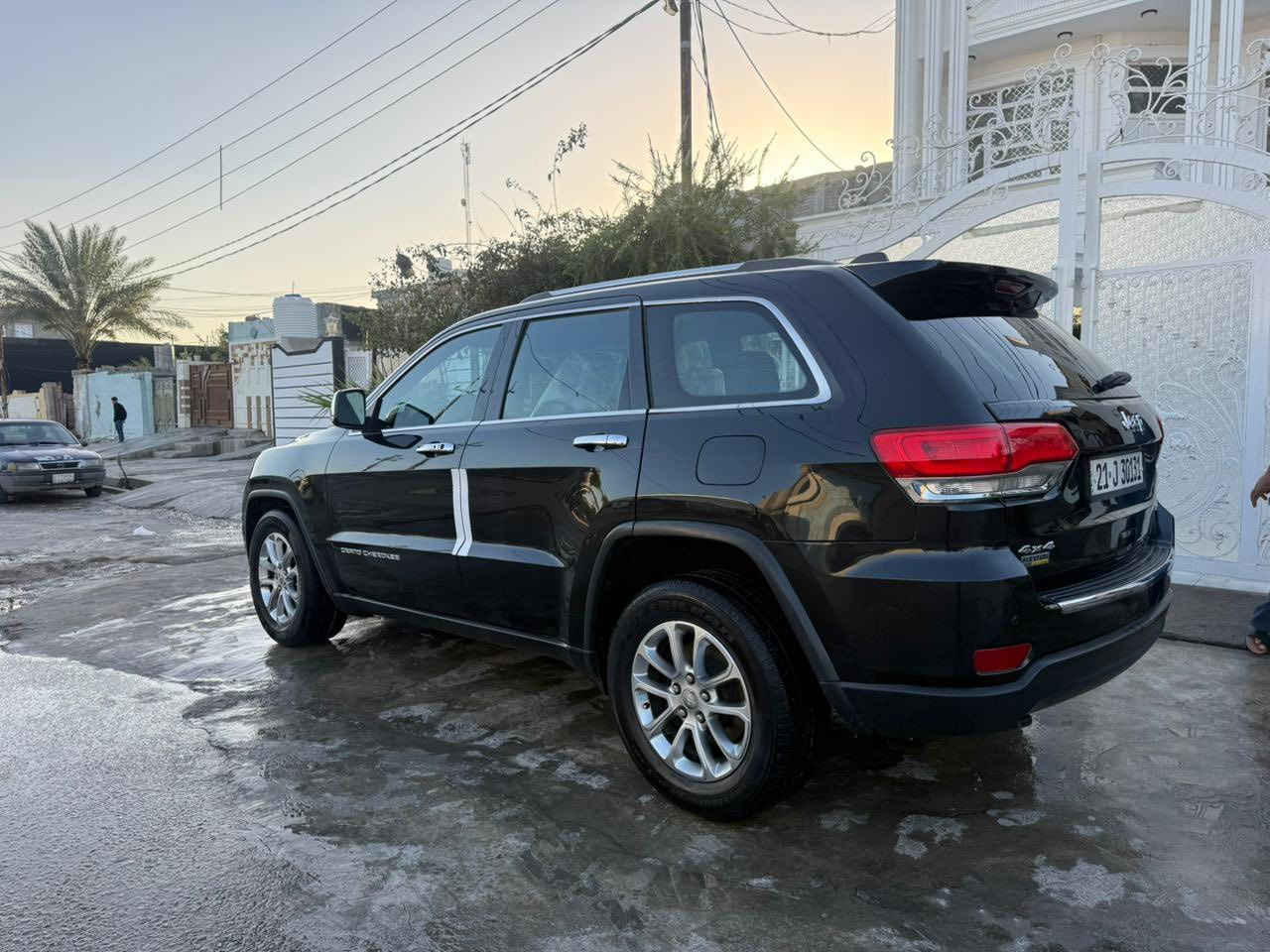 سلام عليكم 
جيب الاريدو  امريكي البيع موديل 14 بيها شويه صبغ بل بآب فقط مكفولة اتصل رقم فقط ***********
سعرها 198
