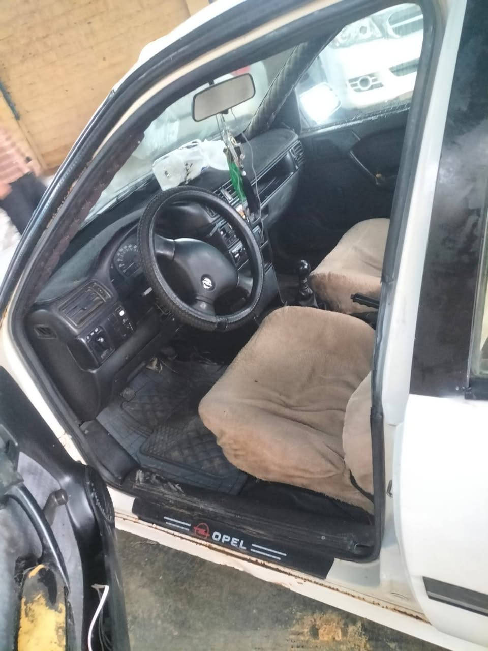 اوبل فيكترا للبيع سعر 40 ومجال ***********
