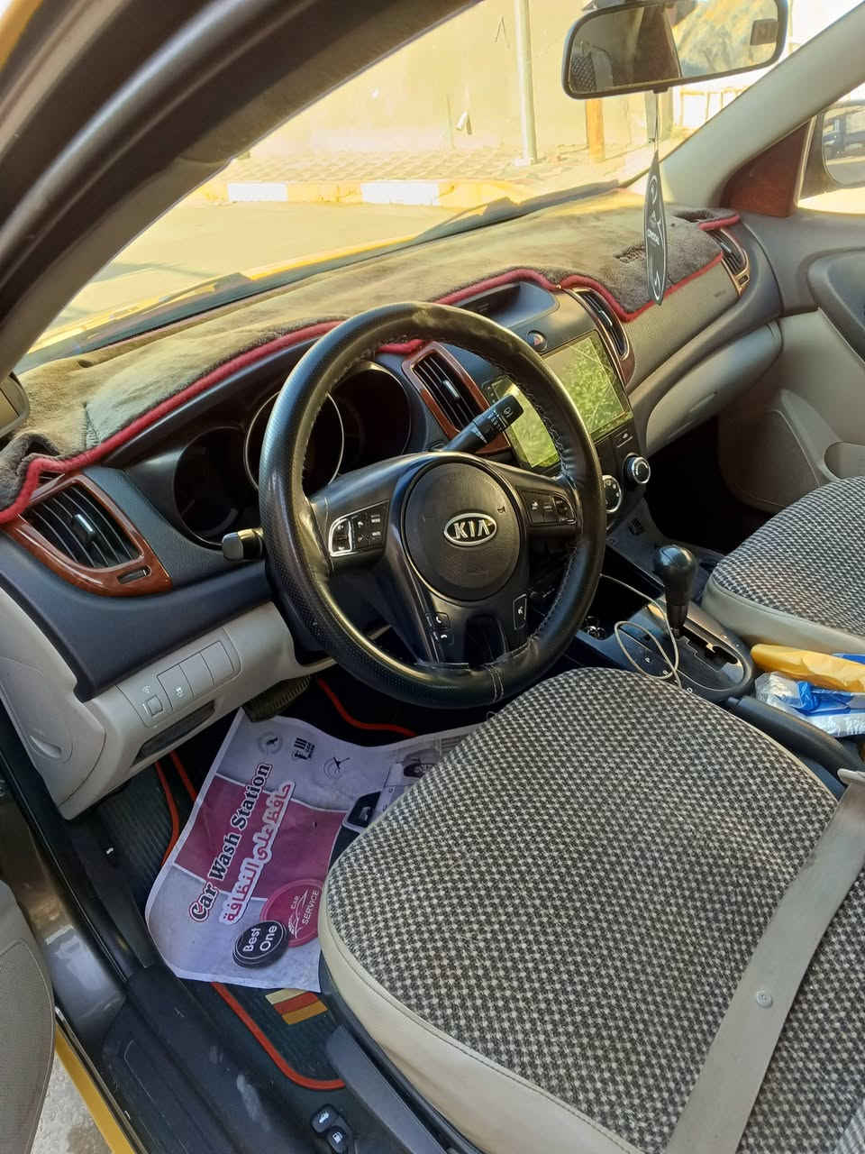 كيه فورتي وارد امريكي ٢٠١٠ ضررها جاملغ خلفي بدون دواخل السعر ٨٣ رقم الهاتف  ***********.         عنوان. بغداد  الحسينيه
