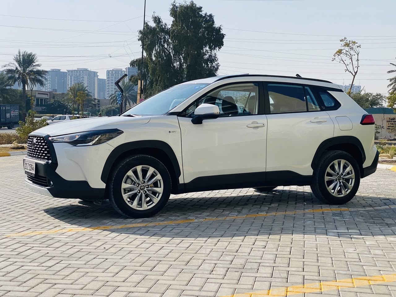 السلام عليكم كورلا كروس موديل 2025 ماشيه 8 الف رقم بغداد باسمي تحويل مباشر  مكفوله من الصبغ ول تبديل بيها بارد بسيط موضحه بل فديو 
السياره كشافات وحمالات وتبريد قطعتين وبصمه ودخول ذكي اوتو هولد سايد بريك بصمه سلايد روف  السياره كشنات مخمل  كاعياتها بعدهن بل جيس مكانها بغداد حي الجهاد السعر 25 مليون و 200 وبيها مجال بسيط حك الجيه  للاتصال ***********
