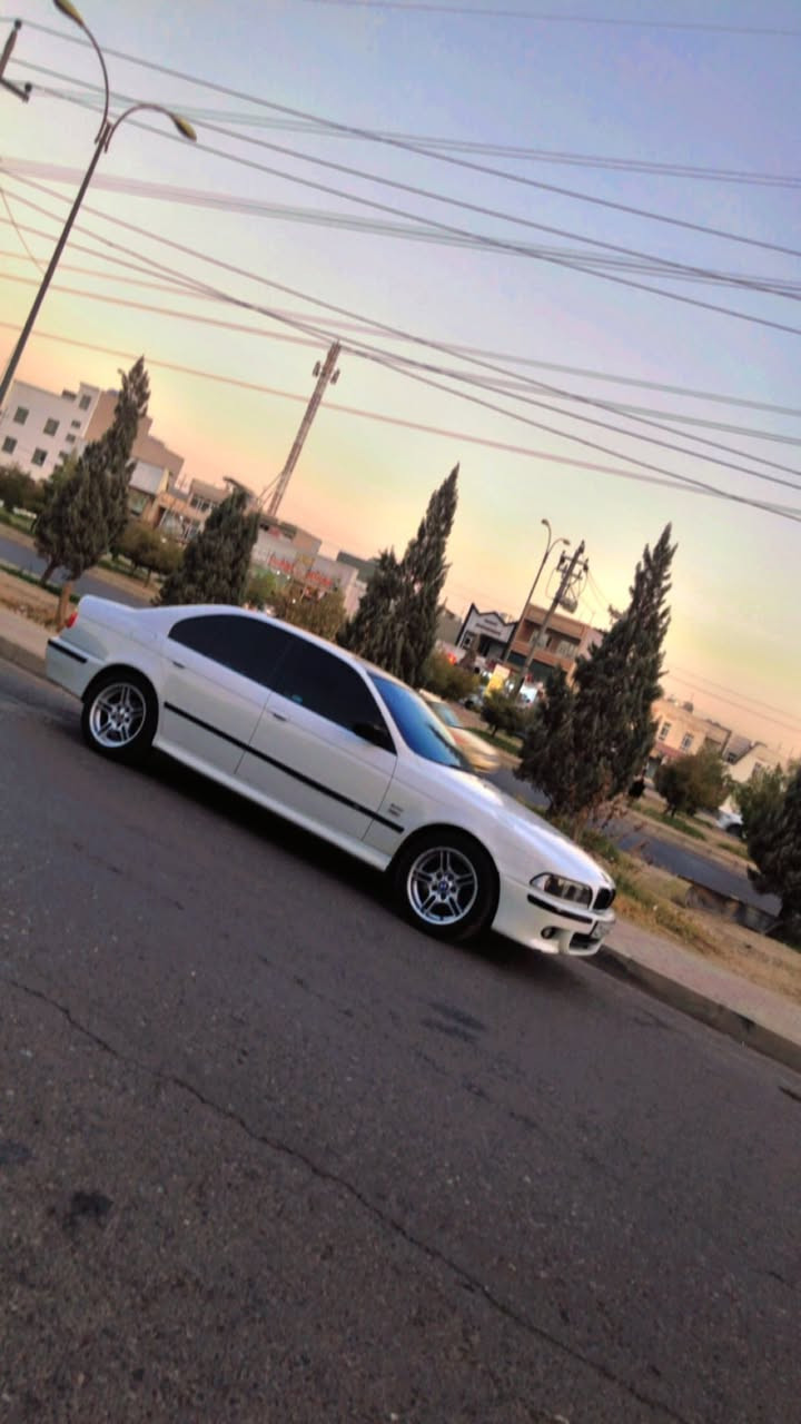 بيئێم ١٩٩٨ لۆ فرۆشت پينج پارچه سبوخ بى ليدانى پيشه وه ى نيه جه مپه كى خه فيفى پشتى هه يه بێ ناوگرتن 
 غرامه شى مليونوو دووسه ت هه زار له سه ره   ٨٥ مه جاله كى برايانه  
ژماره ***********
