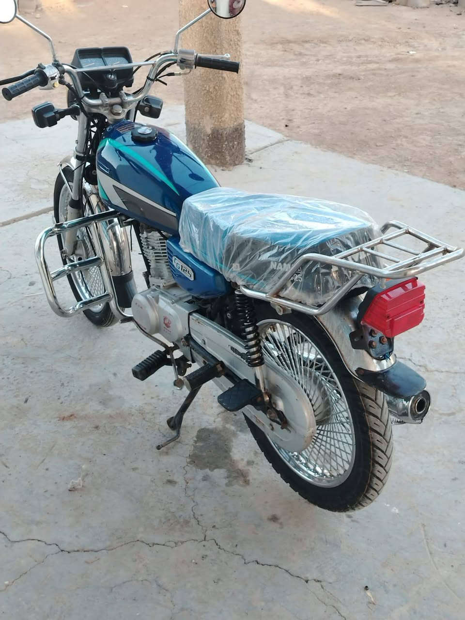 السلام عليكم ورحمة الله وبركاته  للبيع دراجه تايكر السعر ٣٩٠ أو بيهه مجال / ملاحظه الدراجه نقصهه سبرنك مال هندر  .  والكهربائيات كلهه كامله بس تربطهم يم الكهربائي  الدراجه تعمير جديد  للستفسار/ ***********
