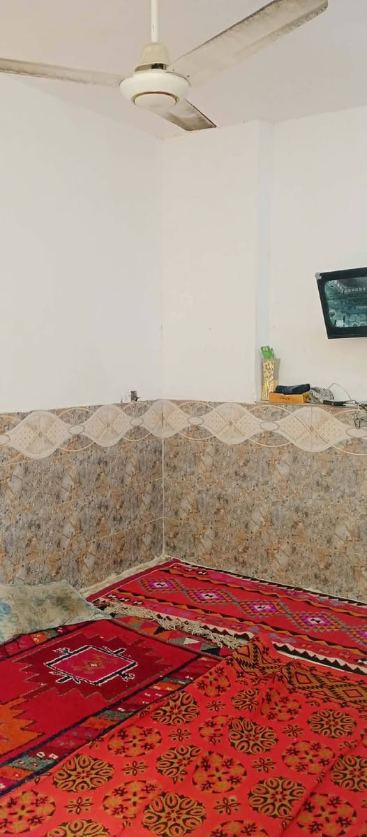 الدار للبيع 50 متر   السعر 36
شارع بني تميم   خلف مدينه الزائرين 
سند  25 
***********
