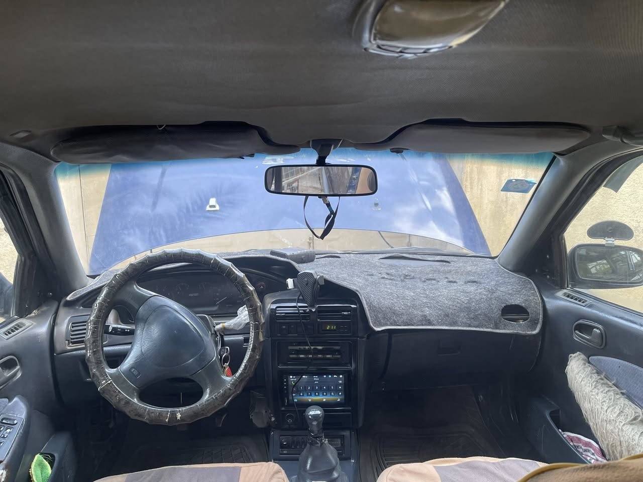 السلام عليكم للبيع كيا سيفيا٩٤محرك مفتوح كير عادي مصبوغه جماليه فقط رقم بغداد نكليزي تحويل ثاني يوم   السعر
٣٢وبيها مجال بسيط مكان السياره بغداد ابو غريب  للاتصال واستفسار عل رقم ‭٠٧٨٨ ٠٨٩ ٠٦٢٠‬
