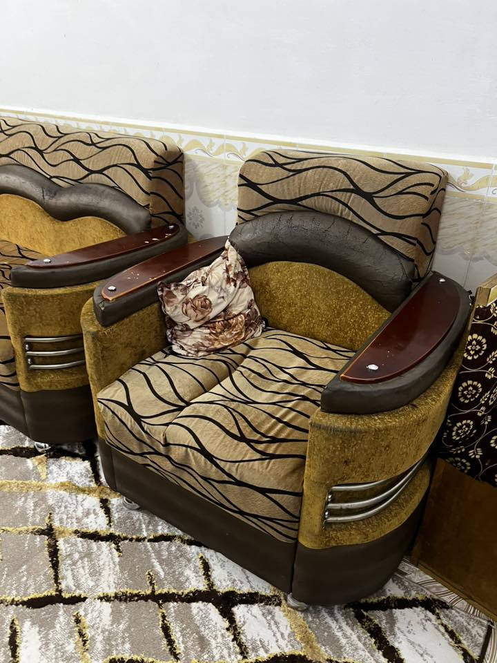 السلام عليكم تخم قنفات للبيع خمس قطع السعر
200 الف بيهن مجال قليل ***********
2 صغير
2كبار
1وسط
