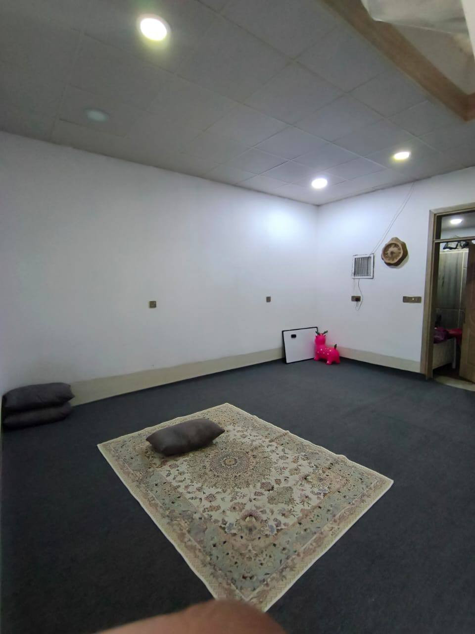 بيت ١٠٠متر طابقين.
كركوك كرامة 
قريب من مستوصف و مدرسة و مستشفي آزادي
طابق ثاني هيكل 
***********
***********
