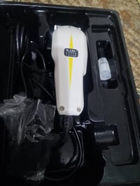 مكينة حلاقة كهربائية • ماركة وآل