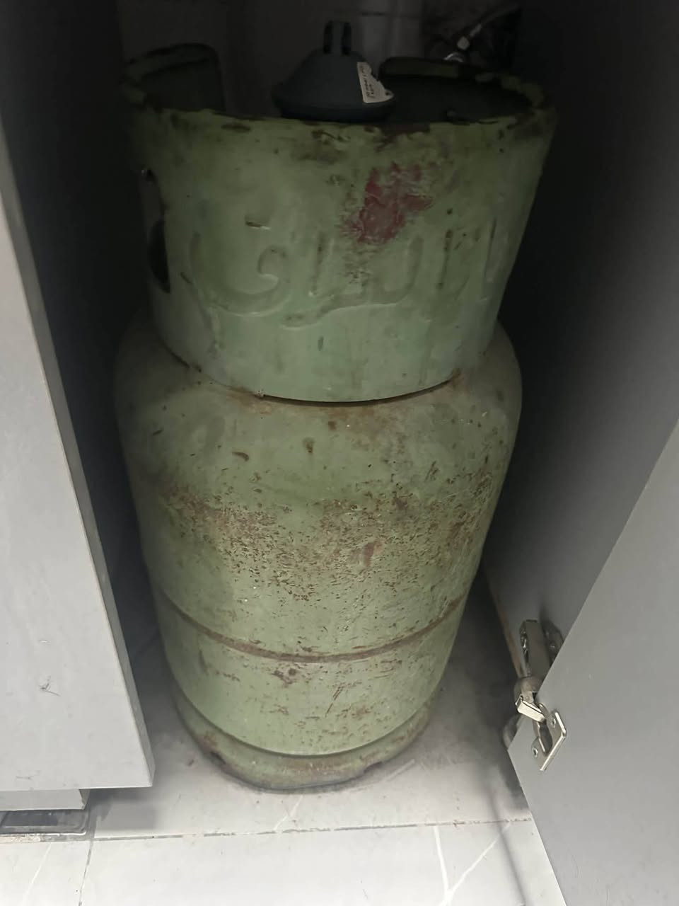 ناز ناز  شارع عشرين مقابل البوليفارد
البراد 50 
الخزانة 100 
الشاشة 300 
الغسالة 150 
تخت 50 
المبردة 35
الكرسي 100 
جرة الغاز 35
متوفر توصيل #اربيل  #موصل  #بغداد  #ديالى  #بعقوبه  #صلاح  #الدين   #حله  #بابل  #بغداد   #جميع  #محافظات   #العراق  #اشاره


**إذا كنت صاحب هذا الإعلان وتريد حذفه لأي سبب، رجاءا أرسل رسالة إلى الدعم الفني**