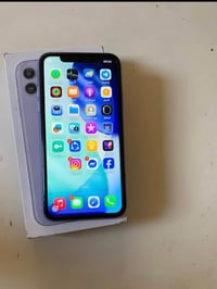 ايفون 11 نضيف جدا مابيه اي زلغ  ذاكرة 128  بطارية مستبدل اصلي وتفصيخ و...