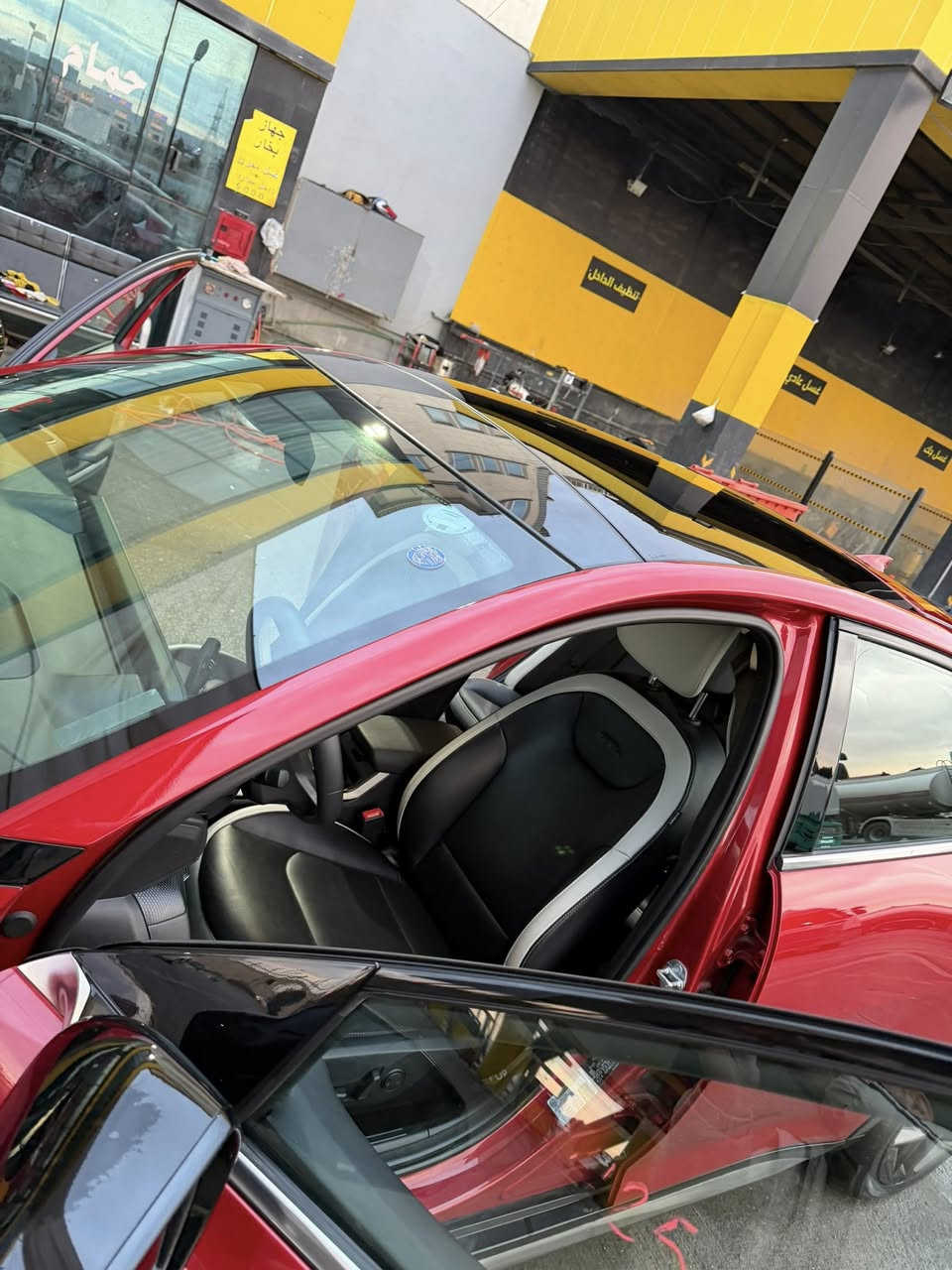 سلام عليكم k4 gt line turbo 2025 للبيع رقم اربيل 
ترقيم جديد ماشيه 6000 ميل 
السياره بيها شويه حالوب 
اللون احمر بدون ايرباك 
المحرك 1600 تيربو 
الحادث موجود صوره بنهاية المنشور 
القطع كله تبديل بدون تصليح
تبديل جاملغ وبنيد 
المواصفات 
تبريد قطعتين 
مستشعر بالباب من تفتح باب تتوقف السياره
شفتات سرعه 
جام ذكي نزول بالريمونت 
قطعتين تبريد 
كامرا دواره 
صندوك ذكي 
بصمه تشغيل 
بصمه ابواب 
بصمه صندوك
تشغيل عن بعد 
رادار 360 
نقطه عمياء 
تحديد مسار 
مثبت سرعه 
مانع تصادم 
توقف ذاتي 
مانع انزلاق 
اوتو هولد 
سايد بريك ذكي 
تنبيه عند فتح الباب 
بانوراما 
سستم سماعات harmen karden
درايف مود نظامين قياده نورمل وسبورت 
كزوز صالنصه 
ويل رياضي اسود حجم 18 
كشنات جلد 
تدفئه كشنات 
شحن لاسلكي 
مرايا جانبيه اسود واشاره بالمرايا 
السياره جاهزه من كلشي 
للاستفسار ***********
سعر السياره ١٨٣ ورقه وبيها مجال 
ملاحظه 
ابيعلك واحولك مباشره 
ما انطي وكاله
