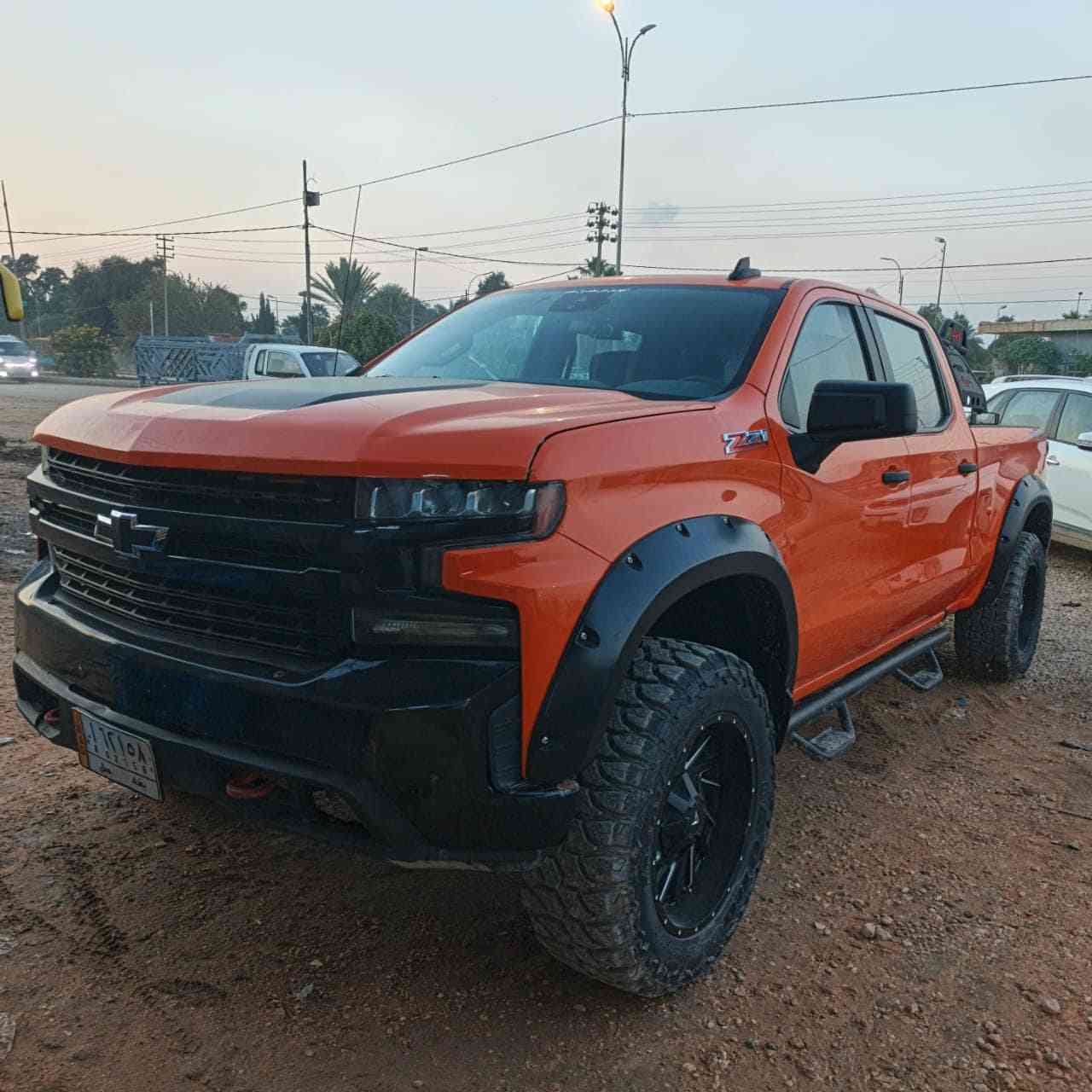 سلفرادو تريل بوس z71  موديل ٢١ باب طويل بدي طويل مواصفات كوستم السياره جاهزه وما بيهه نقص حادثهه مرفق بل منشور رقم بغداد عنوان  بغداد زعفرانيه السعر 215 وبيهه مجال بسيط ***********
